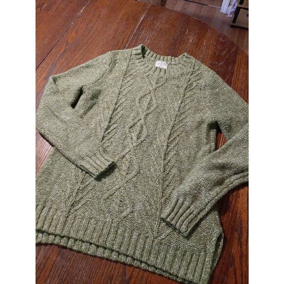 Medium St Johns Bay Long Sleeve Round Neck Knit Sweater with Side Slits - Picture 1 of 5